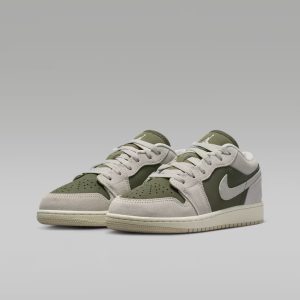 Air Jordan 1 Low Olive – Phối Màu Xanh Rêu Thanh Lịch